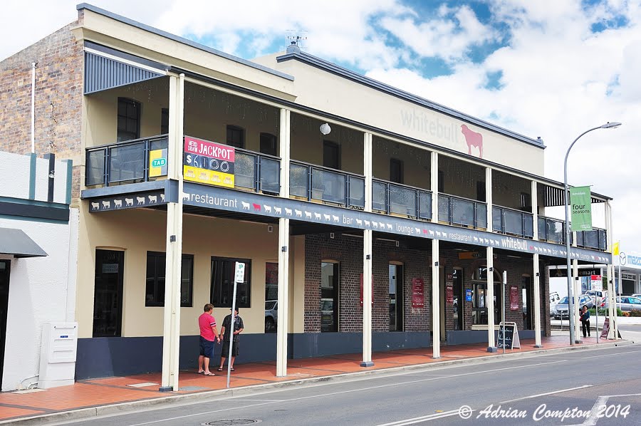 the Whitebull Hotel in Armidale, NSW. 21 Feb 2014., Армидейл