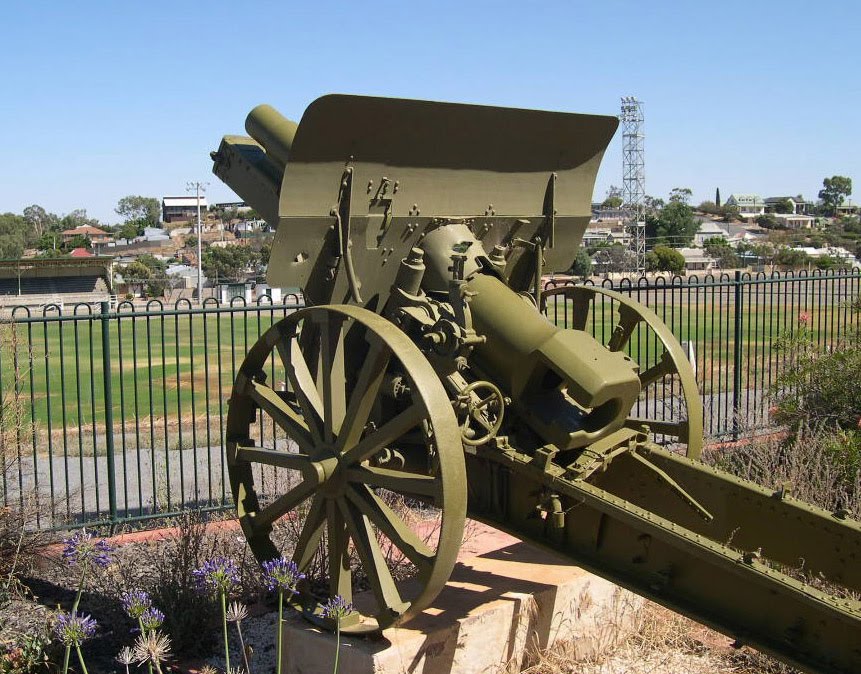 One of the Hills big guns: WW1 artillery piece, Брокен-Хилл
