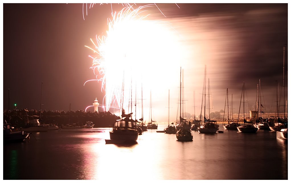 Wollongong Harbour fireworks - www,ozthunder.com, Воллонгонг