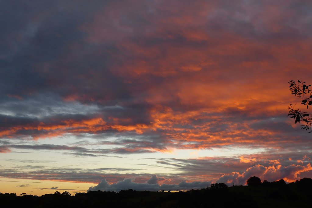 Restless sky, sunset;, Лисмор