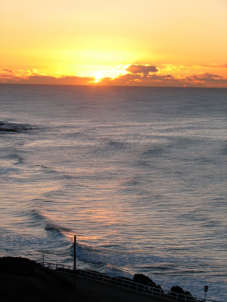 sunrise over newcastle beach, Ньюкастл