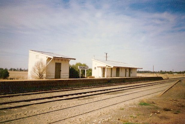 Trundle - Railway Station - 1986, Оранж