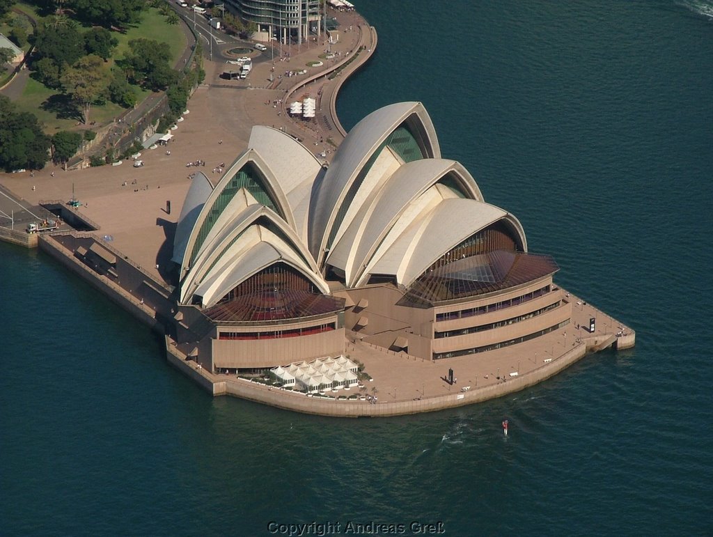 Opera house close from helicopter, Сидней