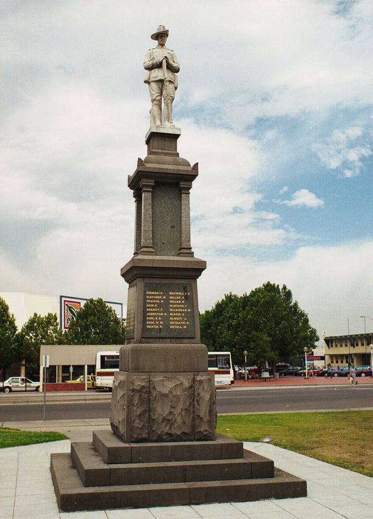 Traralgon, War Memorial, Траралгон