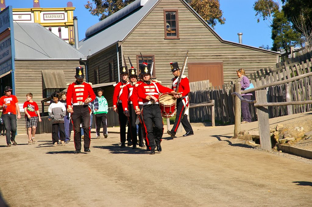 theyre changing the guard at Sovereign Hill: Ballarat, Балларат