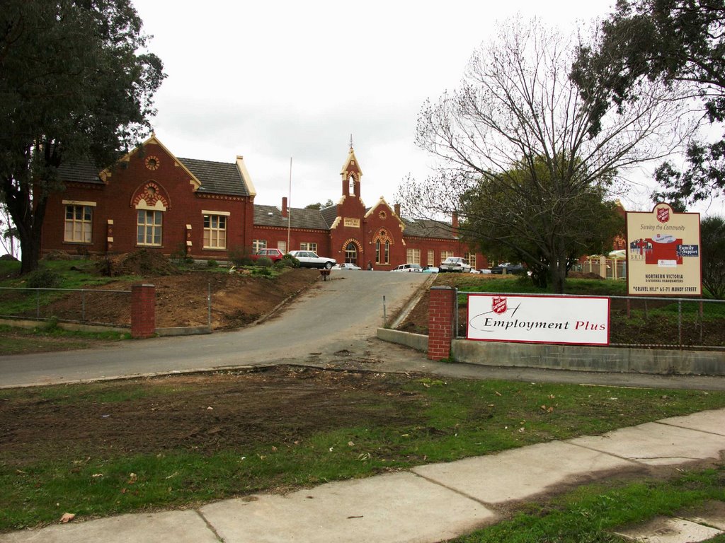 Salvation Army Drop-in Centre (2004). Formerly the Gravel Hill Primary School which was constructed in 1875, Бендиго