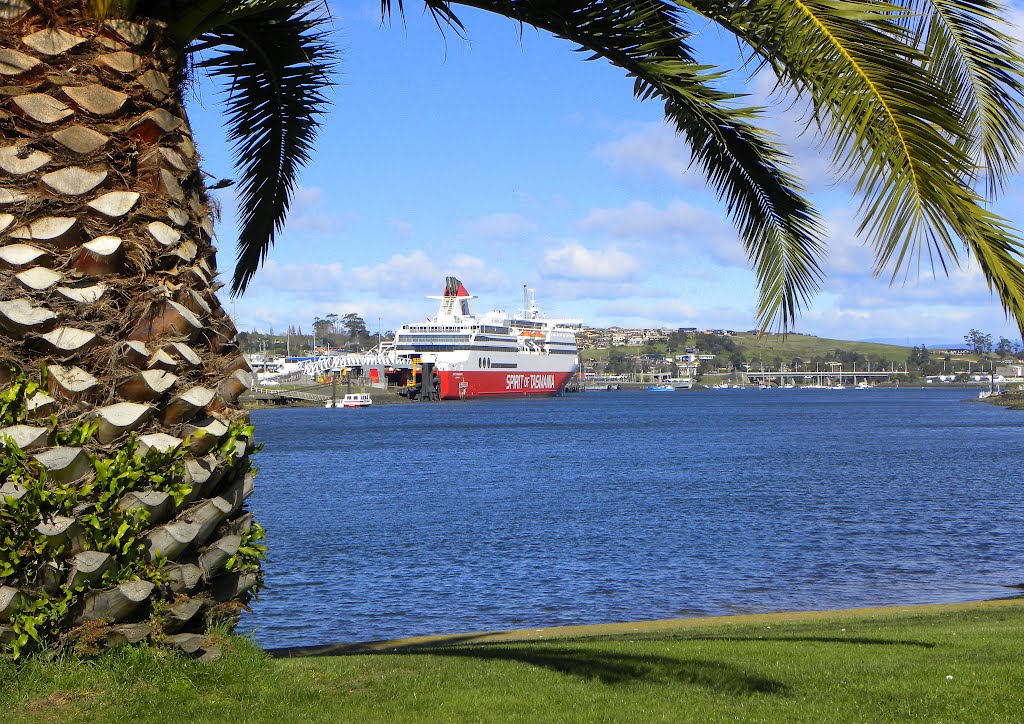 Spirit of Tasmania I at her berth, East Devonport, Девонпорт