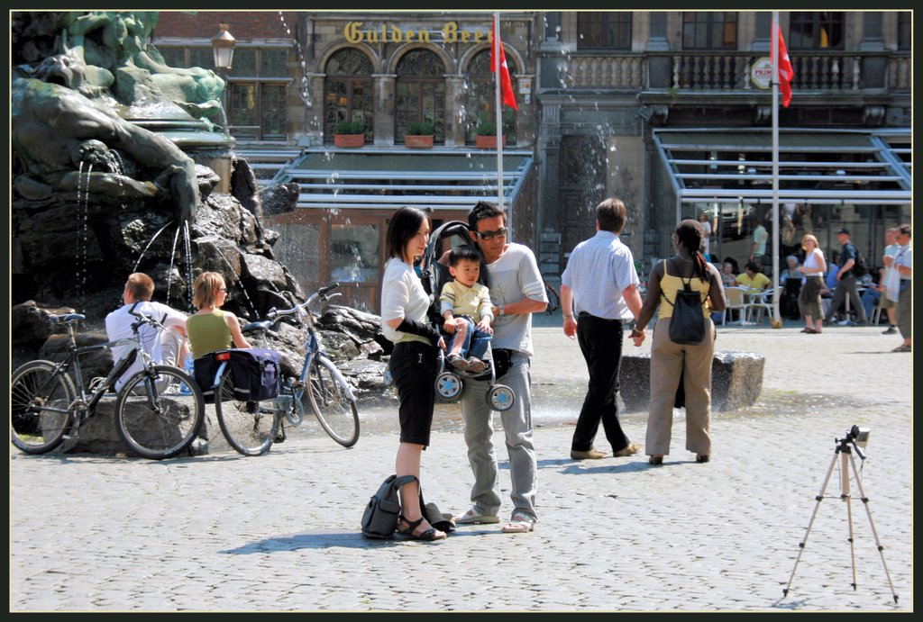 touristes à Anvers, mai 2008, Антверпен