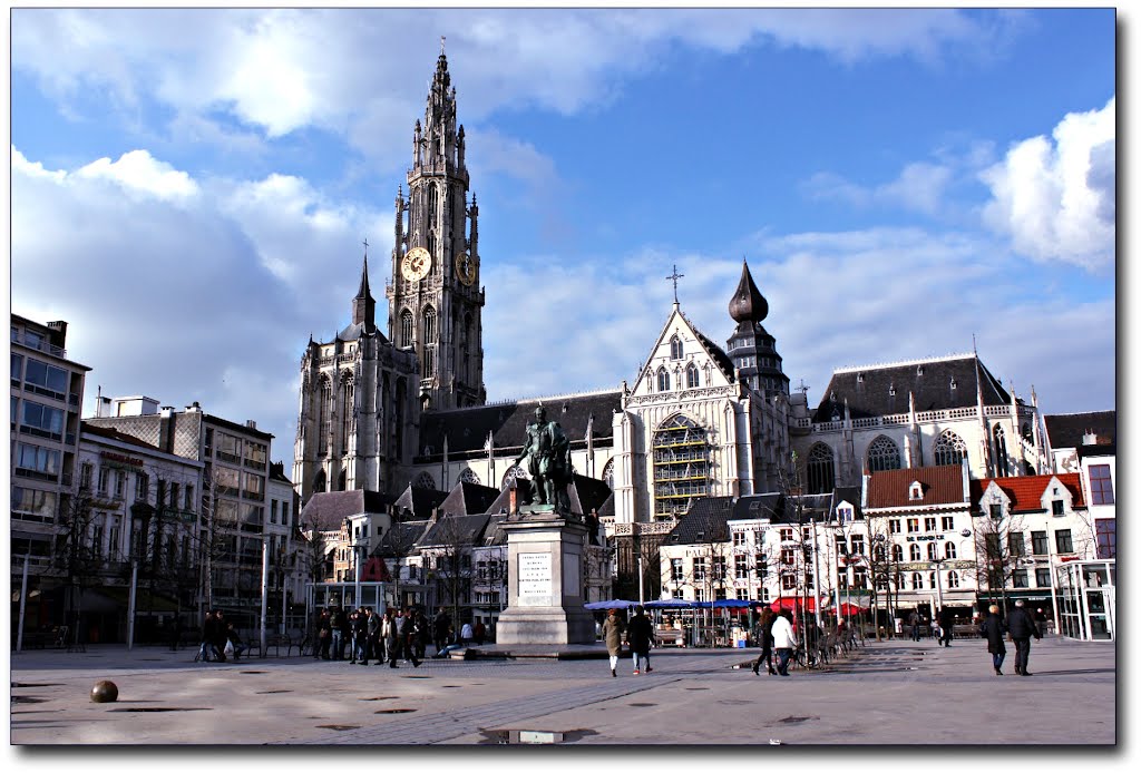 "Onze Lieve Vrouwe" Cathedral and "Groenplaats" with statue "Peter Paul Rubens" -  Antwerp,  Belgium, Антверпен