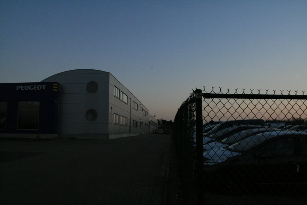 Garage Peugeot, Алост