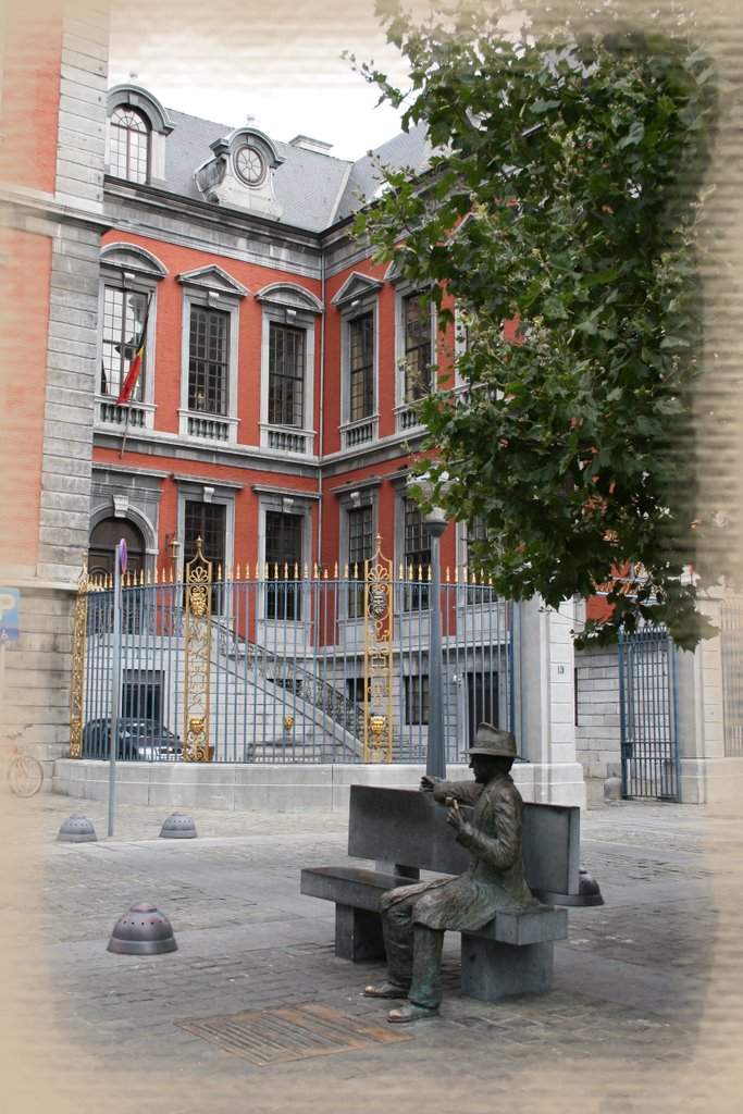 Liège. Lhôtel de ville  et George Simenon, Льеж