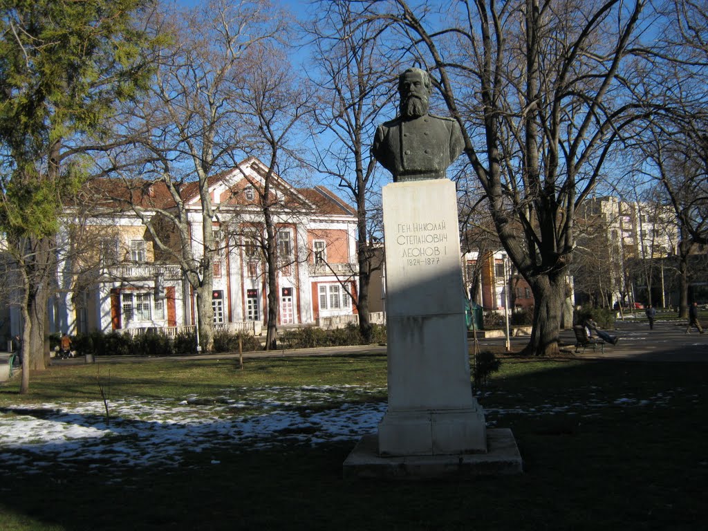 Враца -паметник на Николай Степанович Леонов І  Vratsa monument of Nikolai Stepanovich Leonov I., Враца
