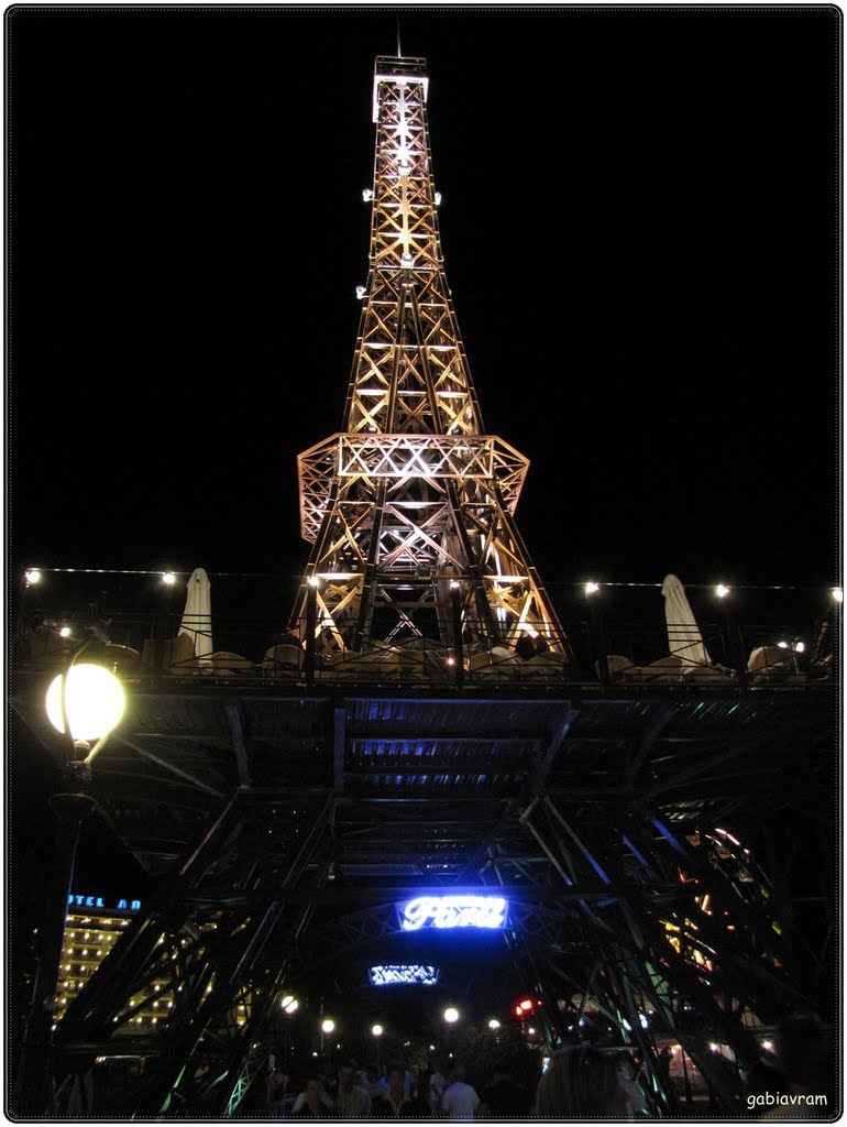 Mini Eiffel Tower in Golden Sands - 32-metres High, Золотые Пески