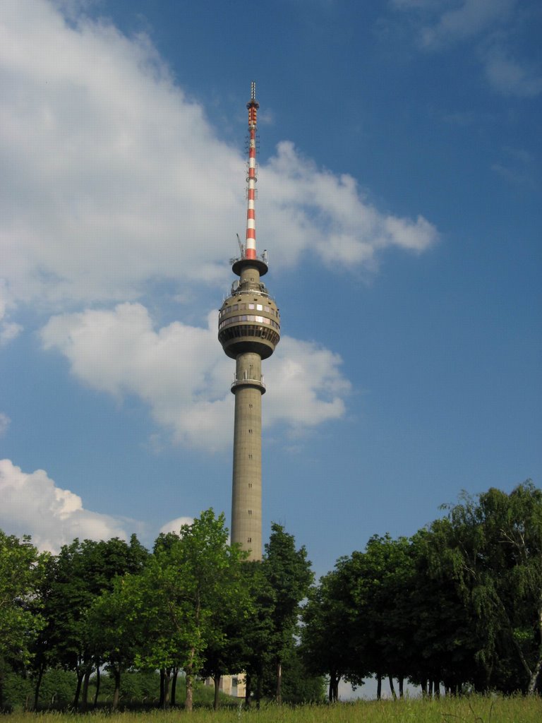 Turnul TV Ruse - 206 m inaltime (cel mai inalt din Balcani), Русе
