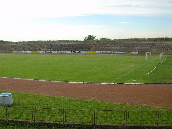 Stadion Akademik, Свиштов