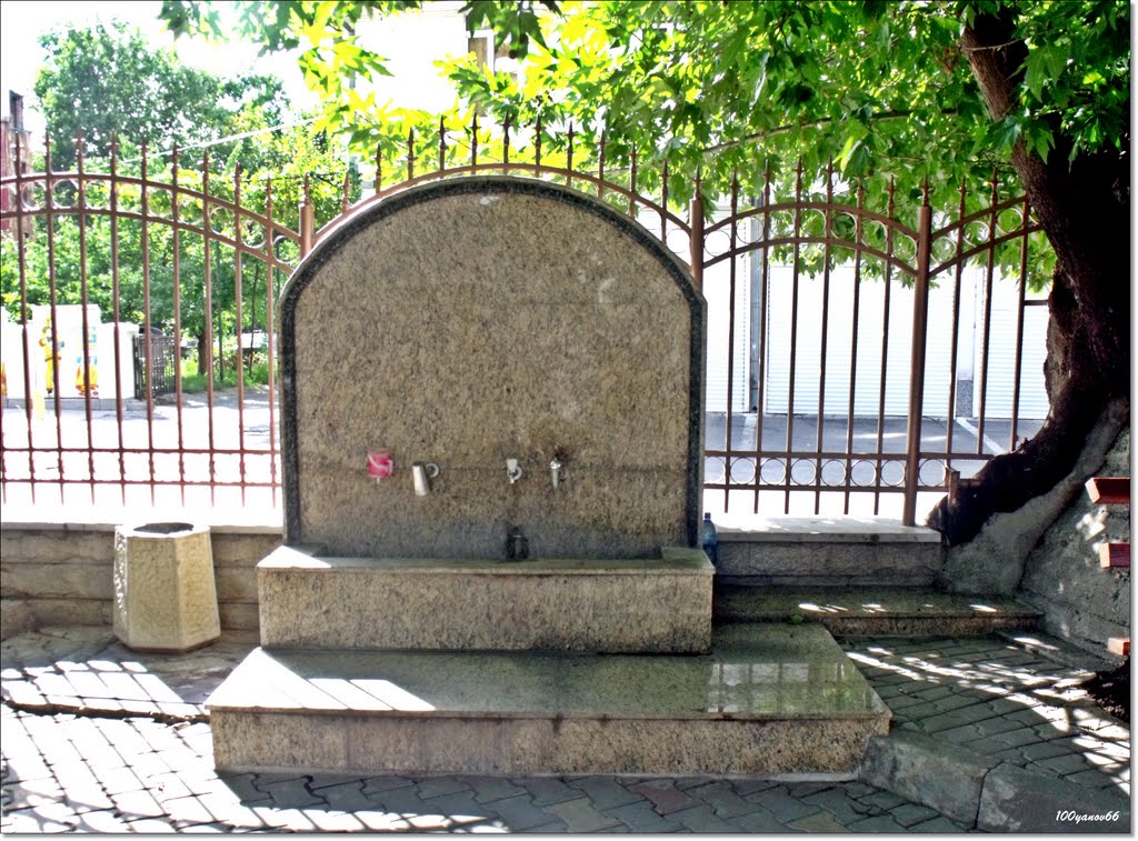 Drinking fountain / Чешма в двора на джамията, Асеновград
