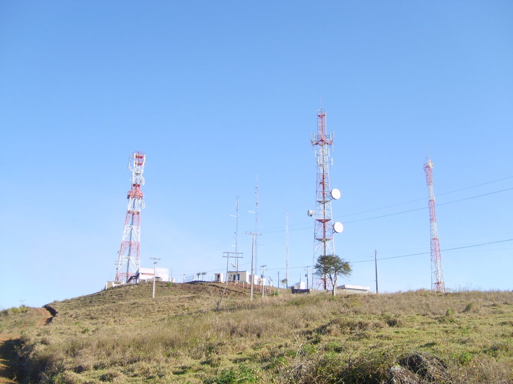 Torre de re-transmição de sinal de TV/Telefone, Итапетинга