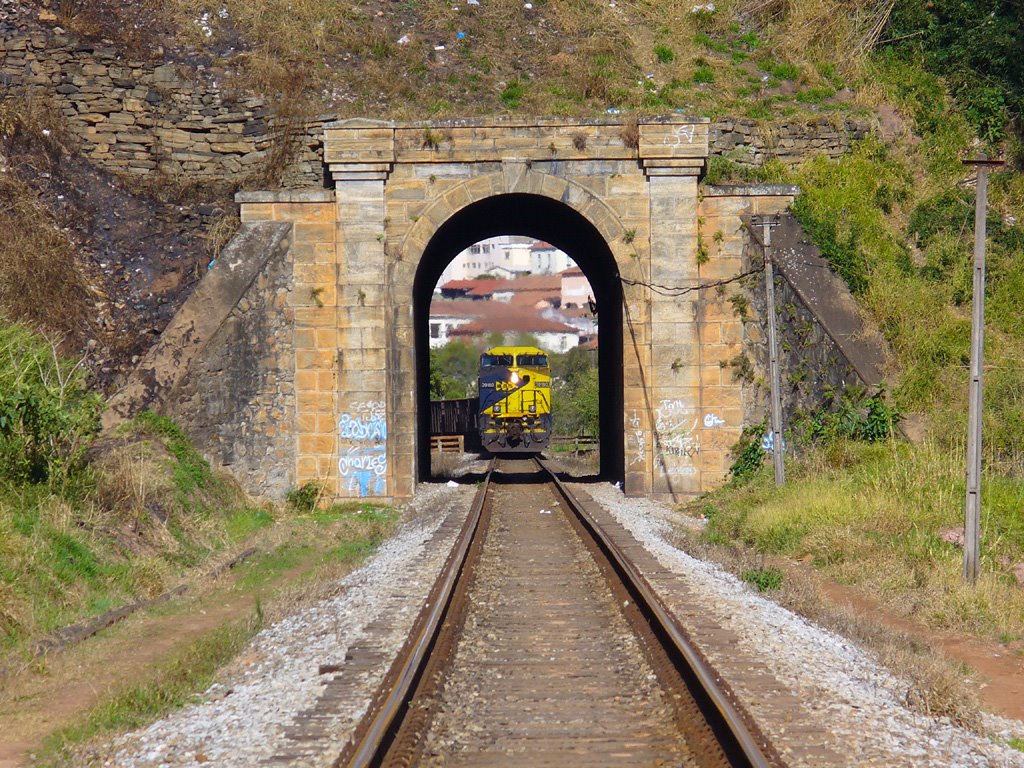 Tunel 32 em Barbacena, Барбасена