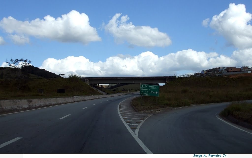 Rodovia BR-040 - trevo para rodovia BR-265 (Barroso e São João Del Rei), Барбасена