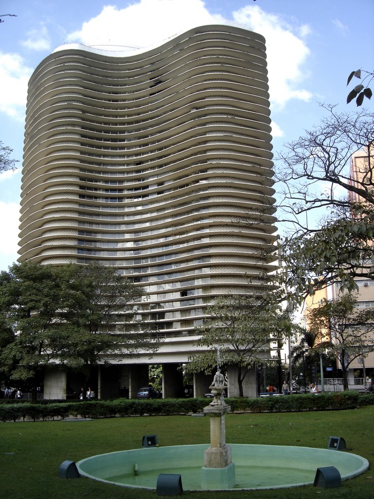 Chafariz e edifício (proj.Oscar Niemeyer), Praça da Liberdade, Belo Horizonte, MG, Brasil., Белу-Оризонти