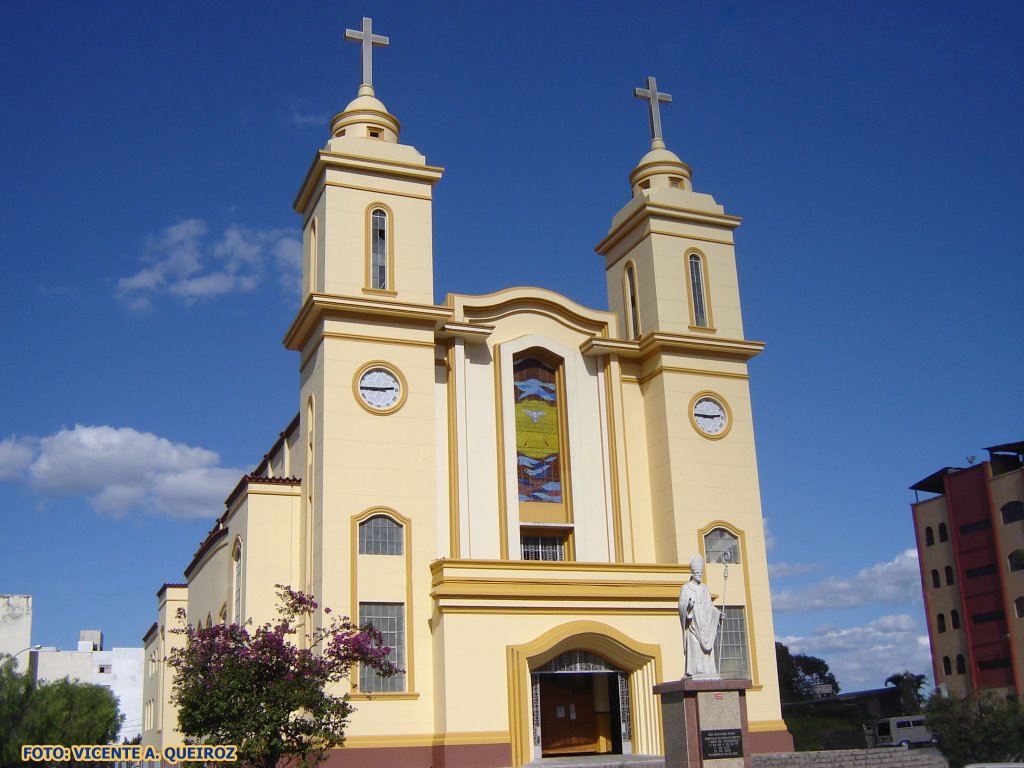 Divinópolis (MG) Catedral do Divino Espírito Santo, Дивинополис
