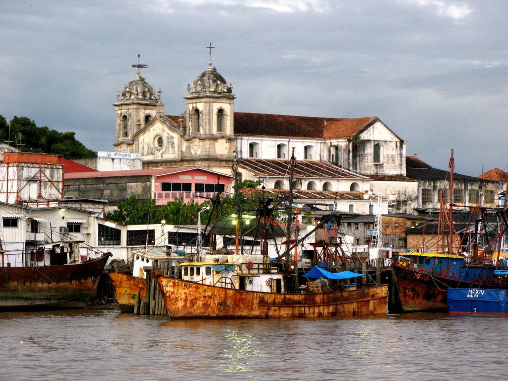 Igreja do Carmo e área portuária (Cidade Velha), Belém, PA, Brasil., Белен