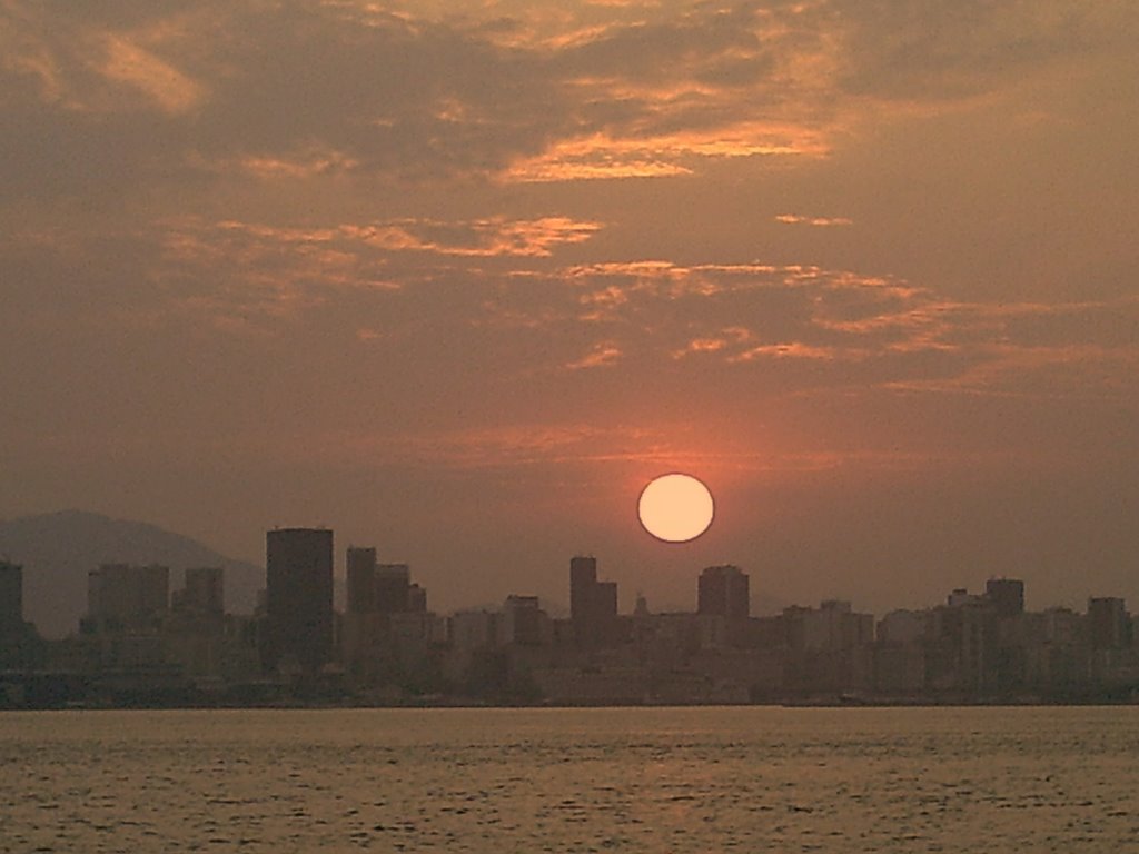 Sunset  visto da barca Niterói x Rio _ Rio de Janeiro - Brasil, Нитерои