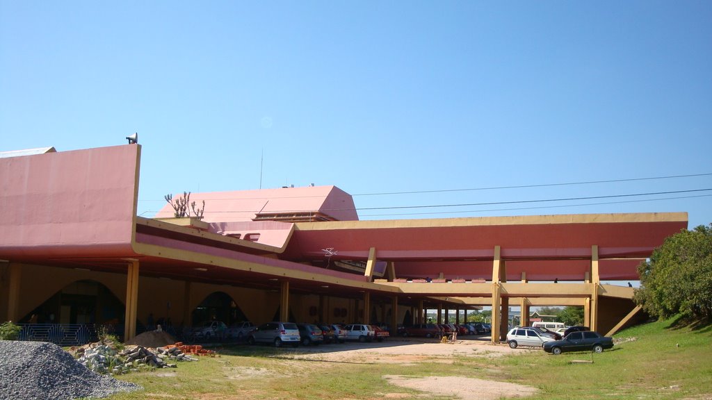 Estacionamento no terminal rodoviário - Pelotas - RS - 03/2009, Пелотас