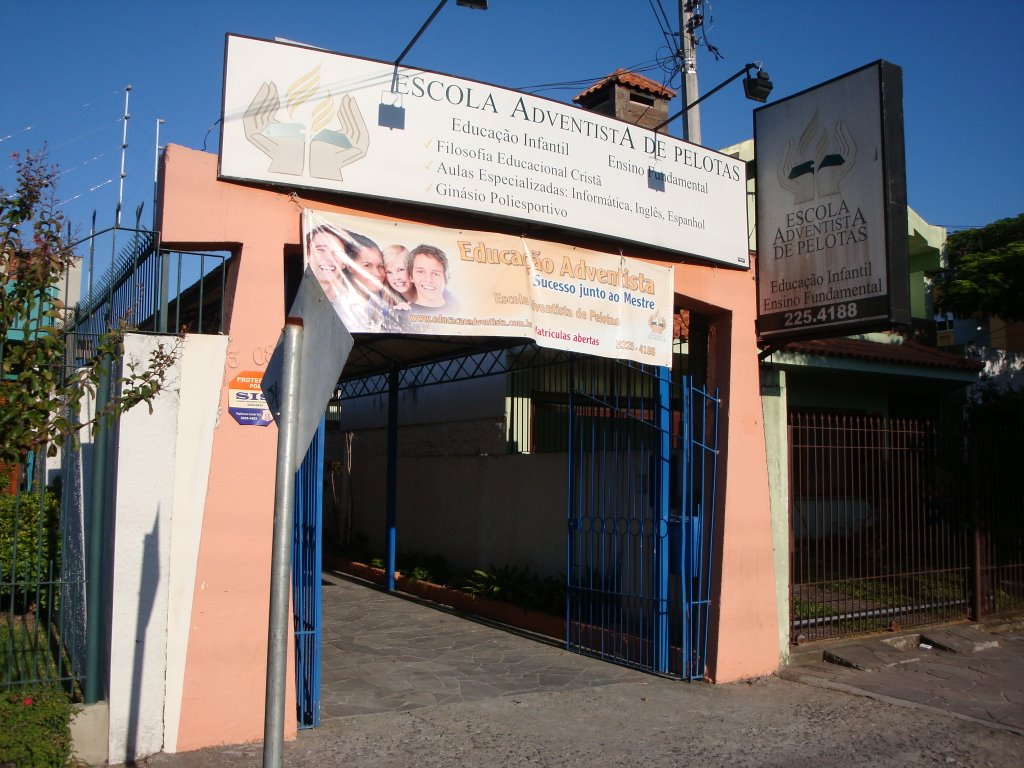 Escola Adventista - Educação Inf. e Fundamental - Alm. Barroso, 3008 - Pelotas - RS -  mar/2009, Пелотас