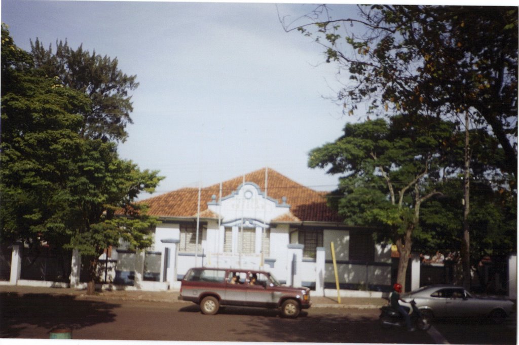 Escola  Rafael  Moura, Ботукату