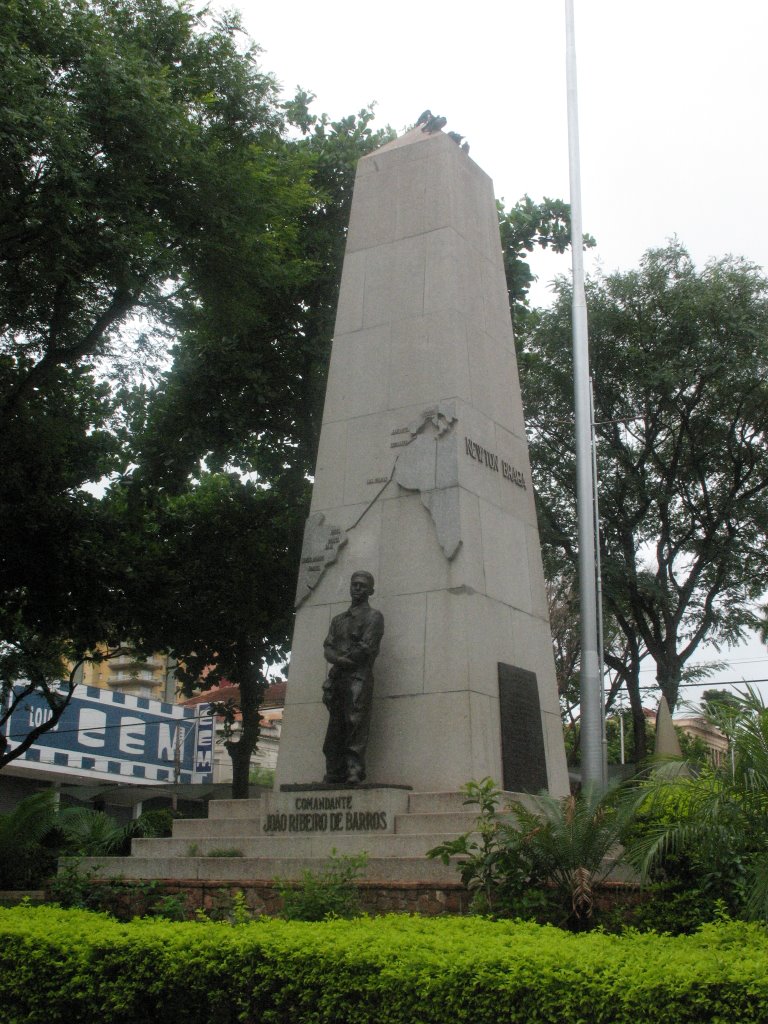 Monumento ao Comandante Barros em Jaú Praça da Matriz, Жау