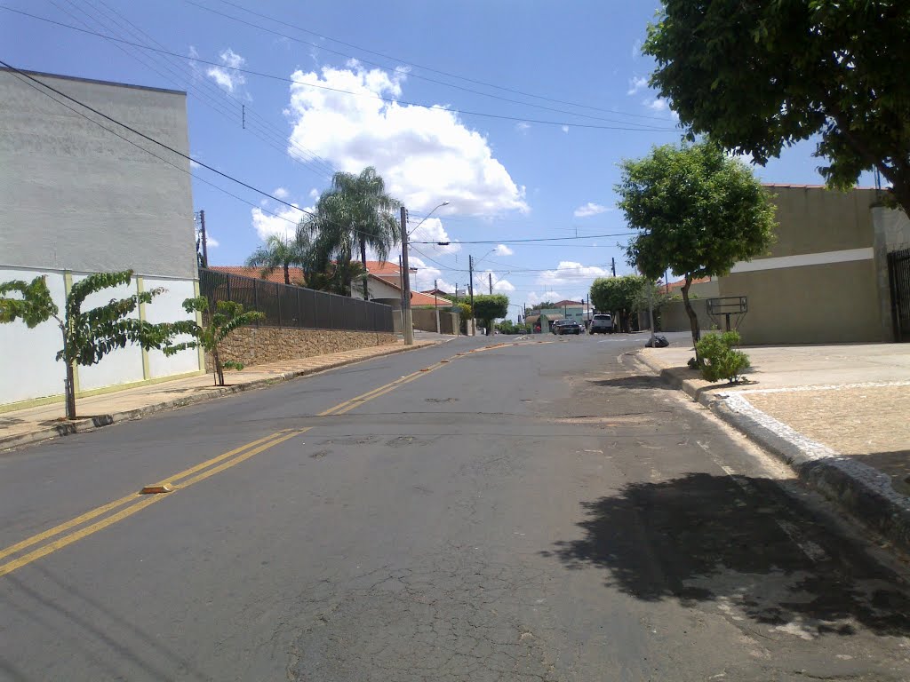 Ruas do Pq. Iracema - Catanduva em 15/10/2012, Катандува