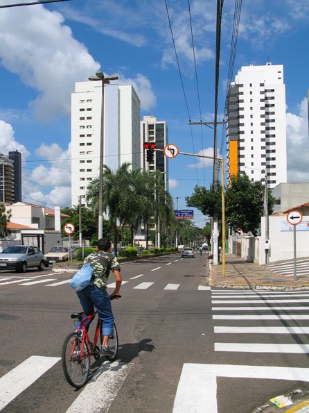 Av. Rio Branco esquina com rua XV de Novembro - fevereiro/2008, Марилия
