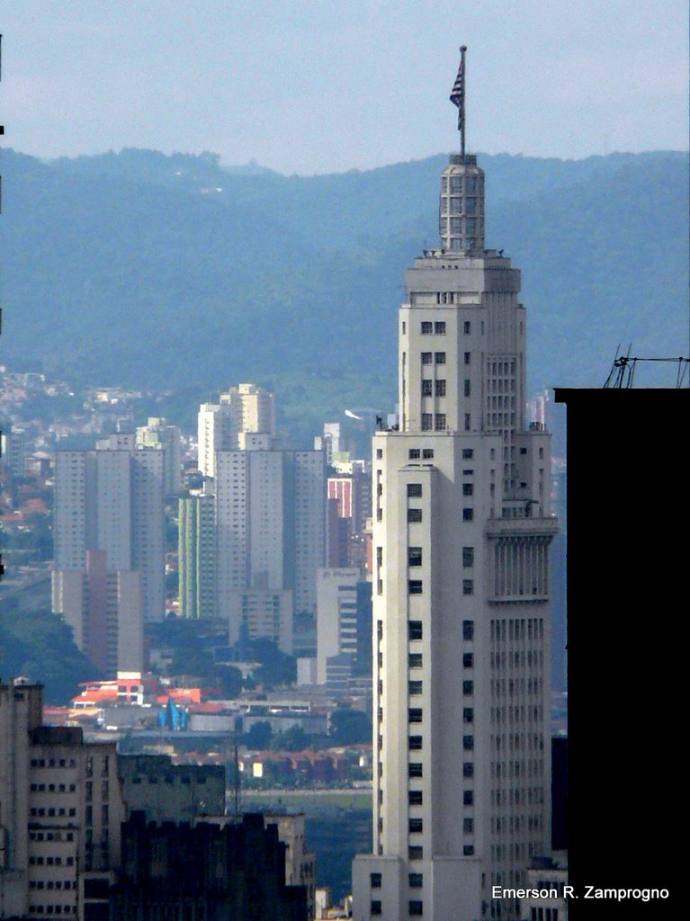 Prédio do Banespa visto do SESC Paulista [ Altino Arantes building - 161 m (528 ft) high ] ezamprogno, Таубати