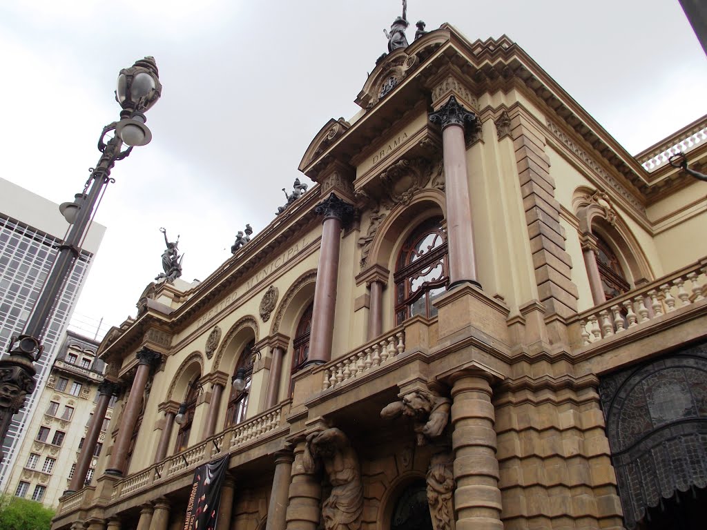 Teatro Municipal de São Paulo - SP, Таубати