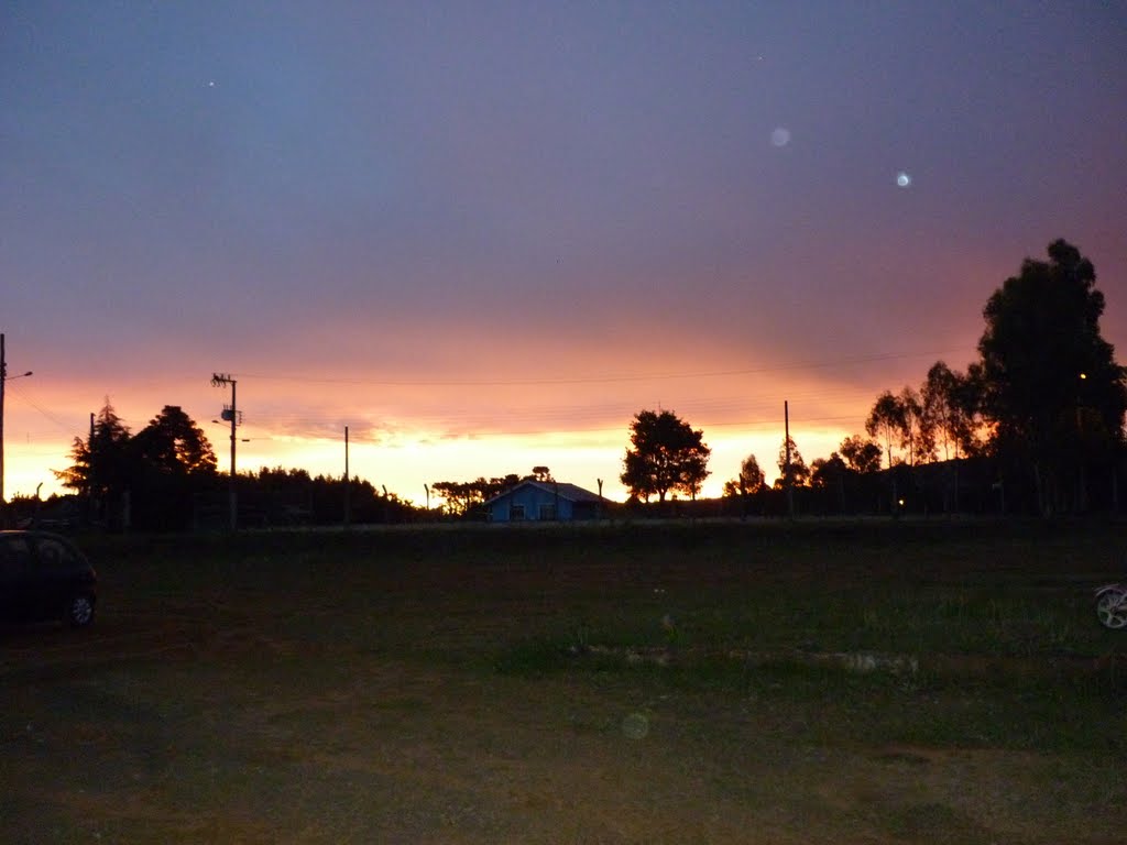 Por do sol visto do clube dos bombeiros lages sc,Brasil, Лахес