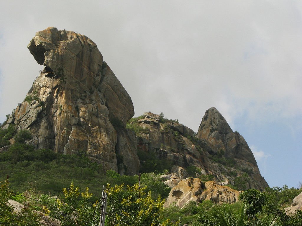 Pedra da Galinha Choca, Quixada-CE, Крато