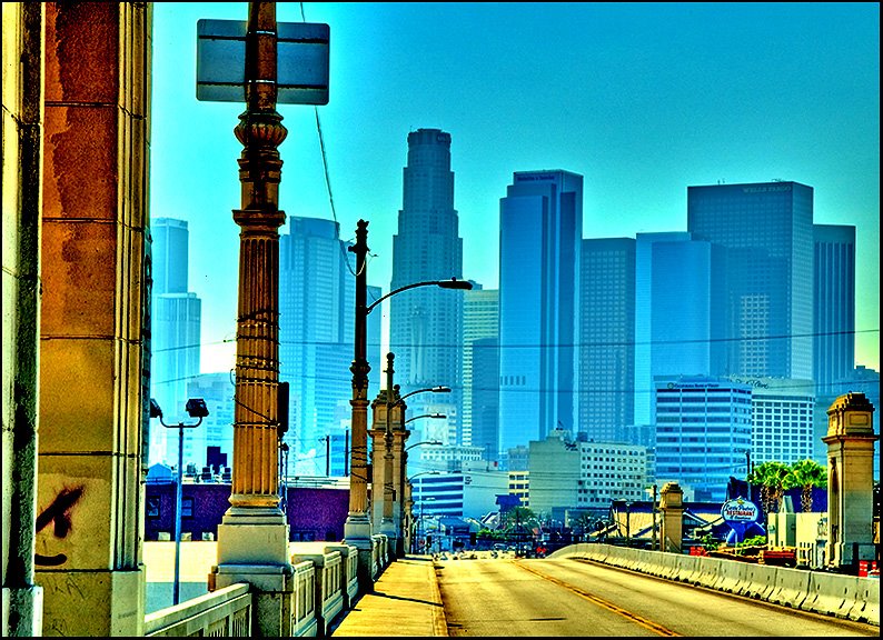 La Skyline from LA River, Лос-Анджелес