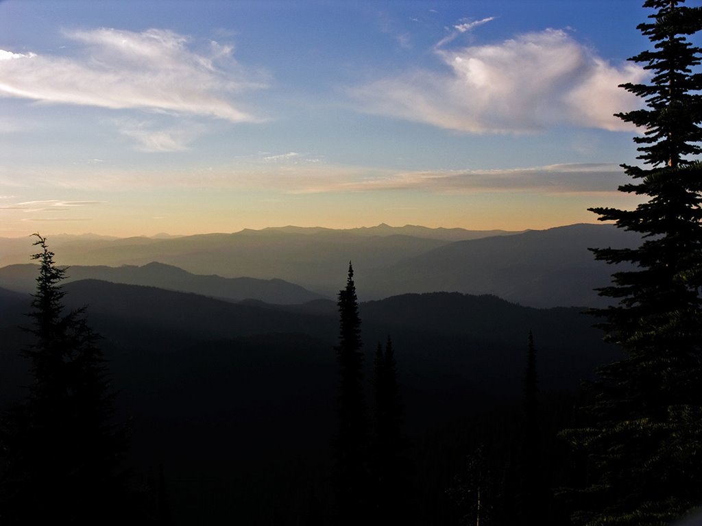 Sunrise in the Clearwater Mountains, north central Idaho, Рексбург