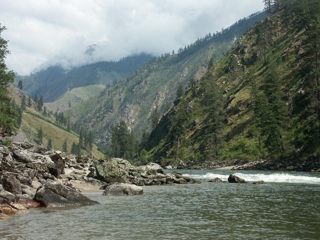Upstream from T-Bone campsite on the Salmon River, Рексбург