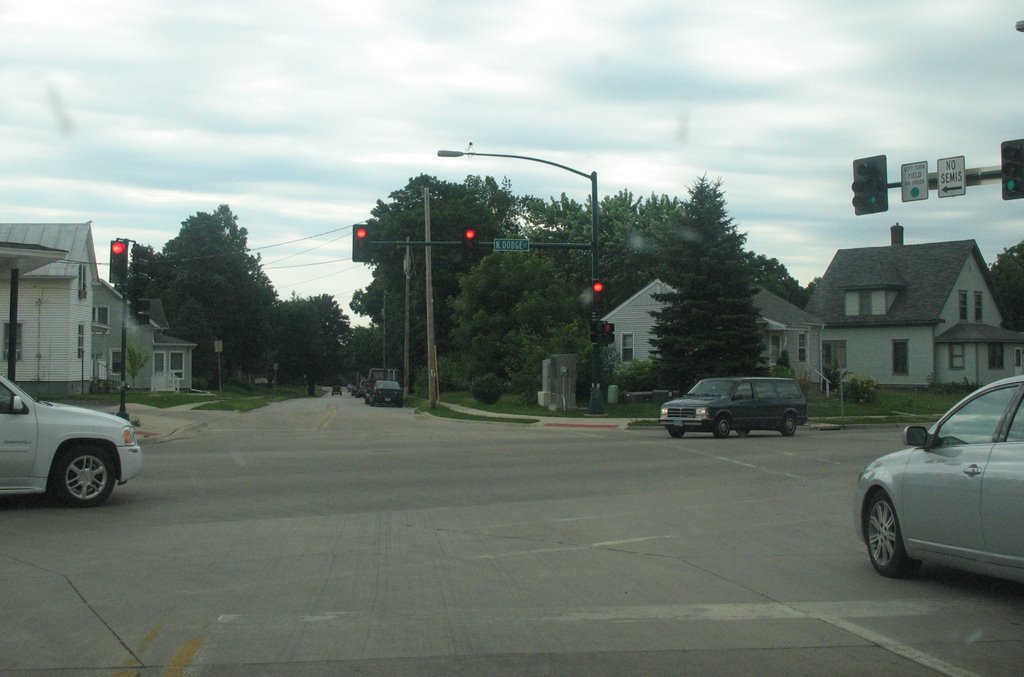 Red light on Dodge, Айова-Сити