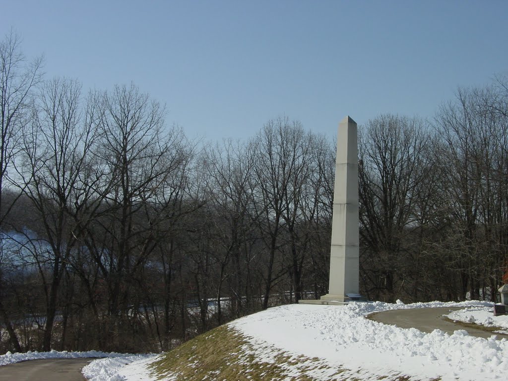 Chas. Perkins Monument, Барлингтон