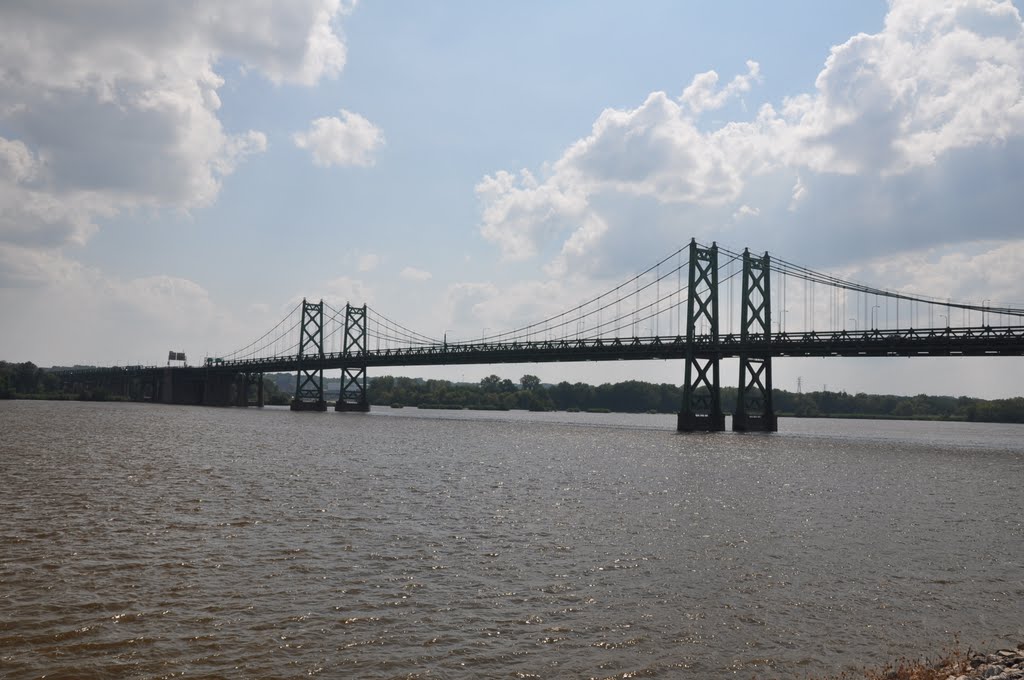 Bridge on Mississippi River Davenport IA, Беттендорф