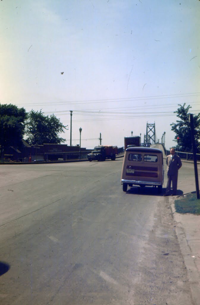 1948 approach to the Memorial Bridge, Беттендорф