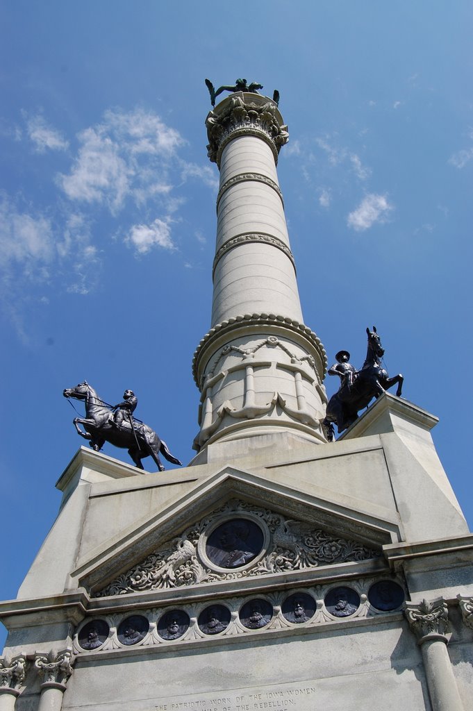 Soldiers and Sailors Monument, Де-Мойн