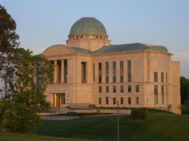 Iowa Supreme Court building, near Iowa State Capitol building, DesMoines, IA, Де-Мойн