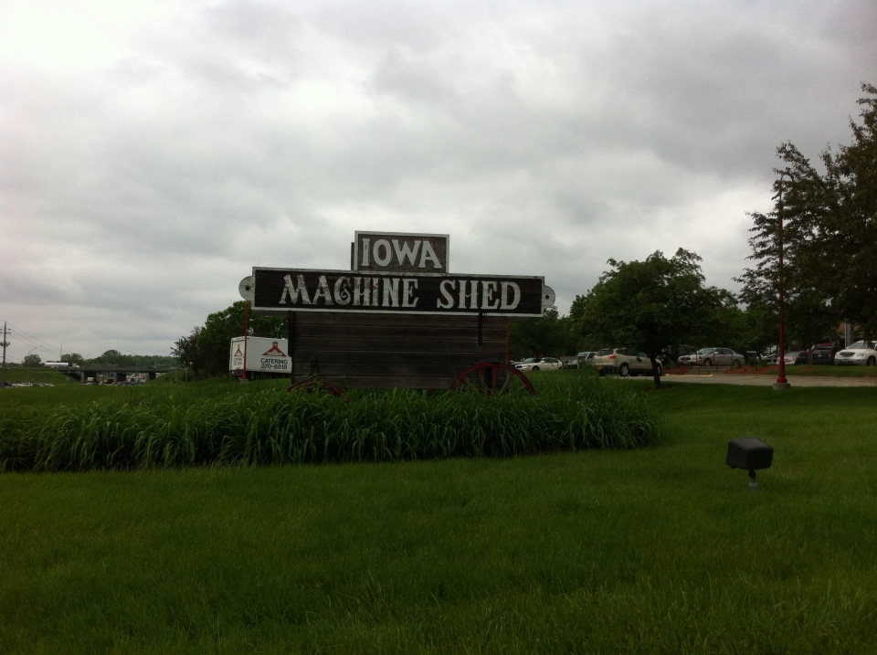 Iowa Machine Shed, Клайв