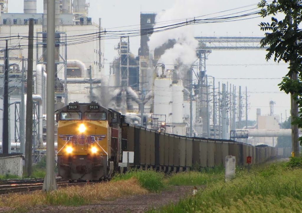 Freight train in Clinton, Клинтон