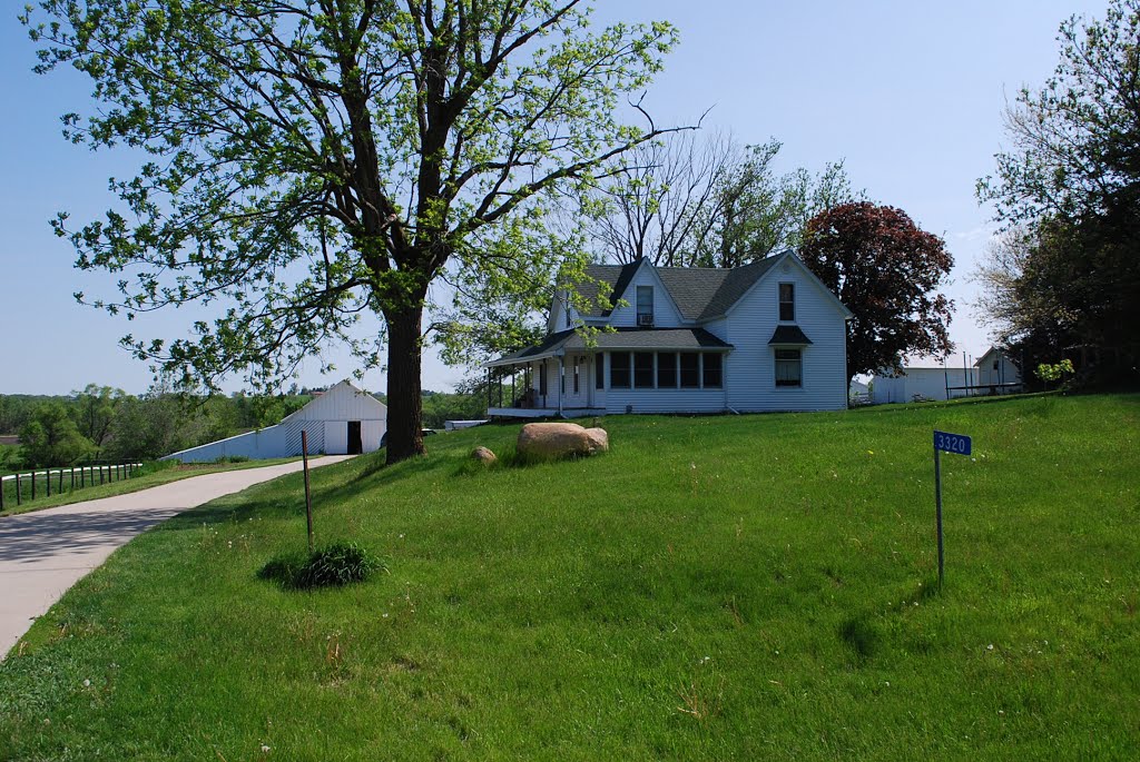 Mid-America: Classic Iowa Farmhouse, Коридон