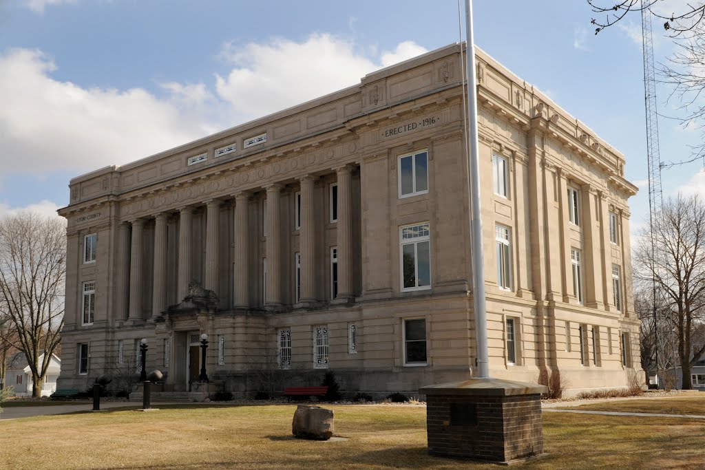 Lyon Co. Courthouse (1916) Rock Rapids, Iowa 3-2012, Лайон
